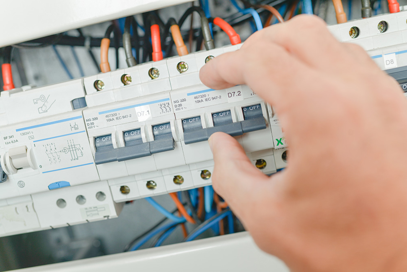 Schalt­schrank­bau bei Elektrotechnik Zettl in Wettringen